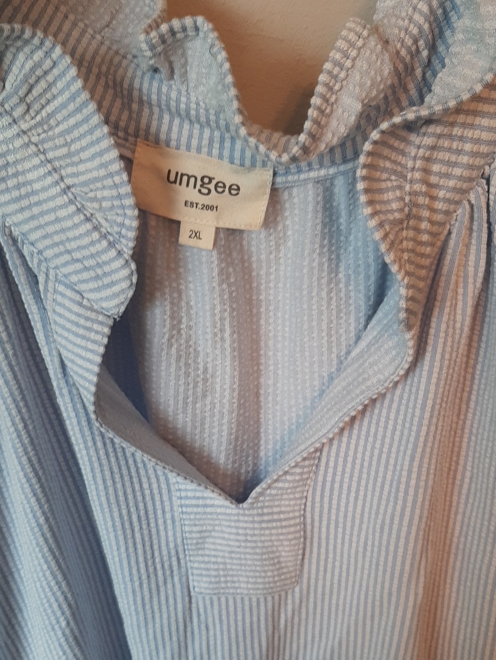 Umgee 2x Striped Light Blue Stripe Ruffle Neck Women’s Top , PRETTY, NEW - Picture 2 of 8